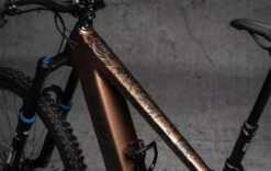 Dyedbro E-bike Frame Beschermingskit Fluor - Mat Zwart -Topeak Winkel 01 EB 22205