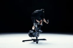 Wahoo Fitness KICKR Fiets V2 Wifi -Topeak Winkel Wahoo KICKR BIKE v2 WFBIKE3 QTR RIDER 02323